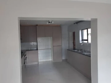 2 Bedroom Flat & Apartment