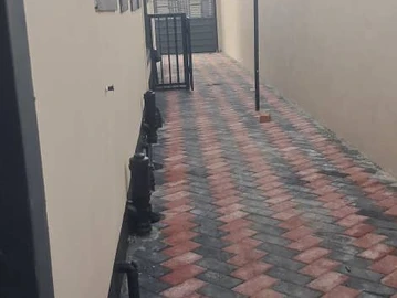 2 Bedroom Flat & Apartment