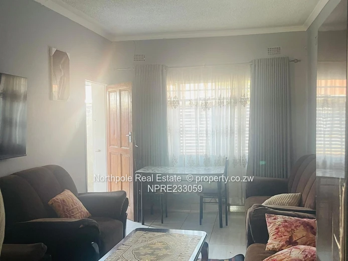 Old Bluffhill Garden Flat For Sale