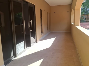 6 Bedroom House