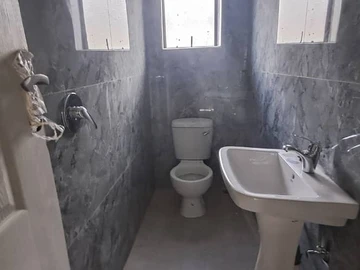 2 Bedroom Flat & Apartment