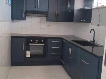 2 Bedroom Flat & Apartment
