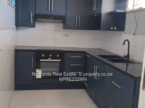 FLAT TO LET Baines and  7th Avenue 