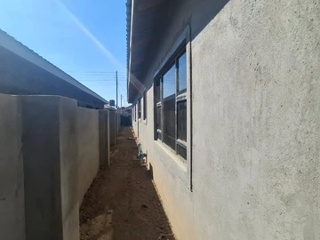 6 Bedroom House