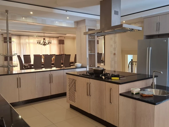 6 Bedroom House