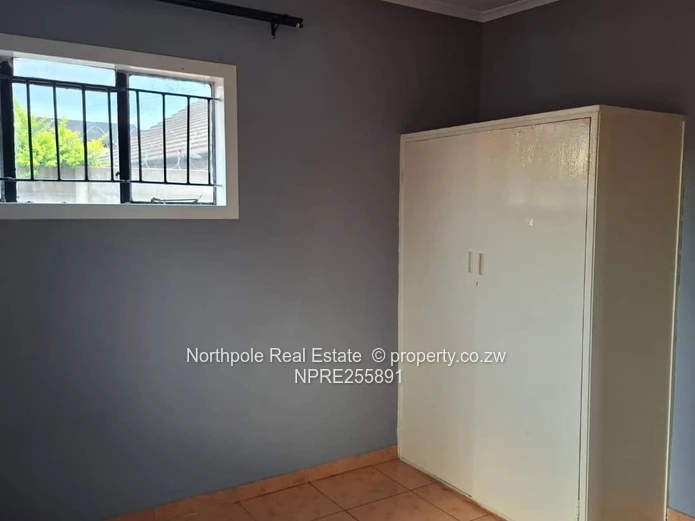 Craneborne House to rent