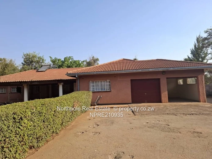 Nharira Spacious & Neat House Available For 1 December