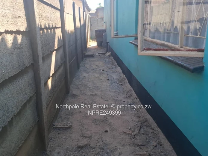 Kuwadzana Extension For A Small Family