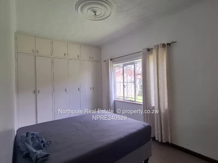 Sunridge( Perfect For Investors, With Harare Drive Frontage Close To Lomagundi Road)