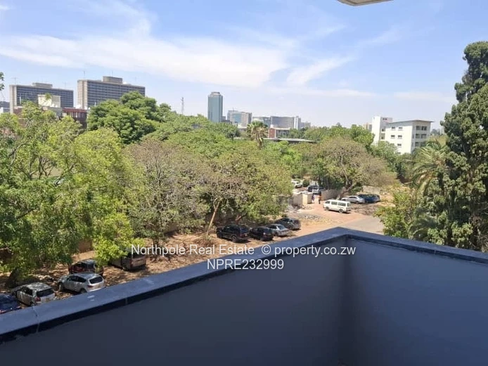 FLAT TO LET Baines and  7th Avenue 