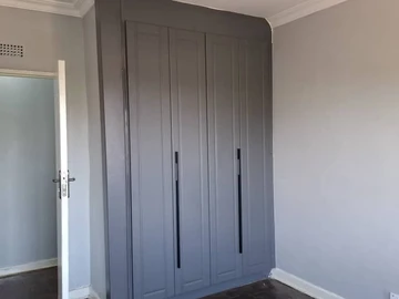 2 Bedroom Flat & Apartment