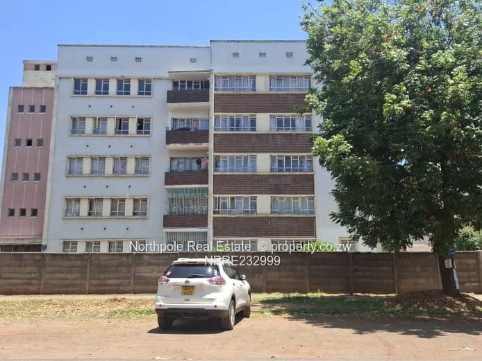 FLAT TO LET Baines and  7th Avenue 