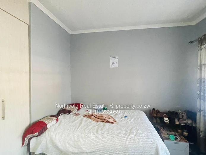 Old Bluffhill Garden Flat For Sale