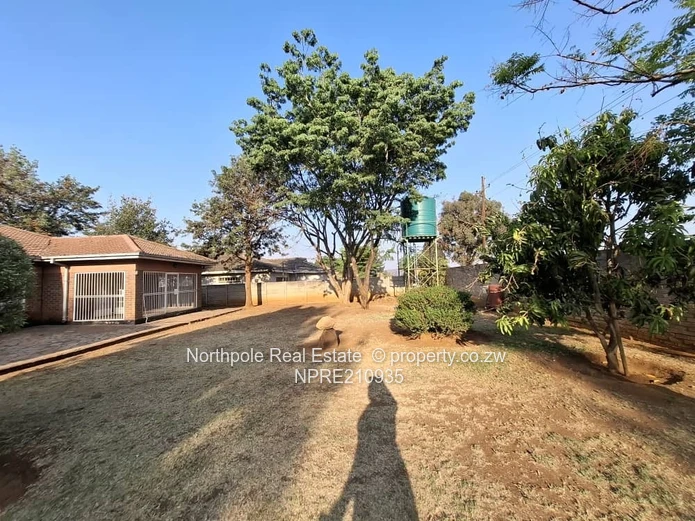 Nharira Spacious & Neat House Available For 1 December
