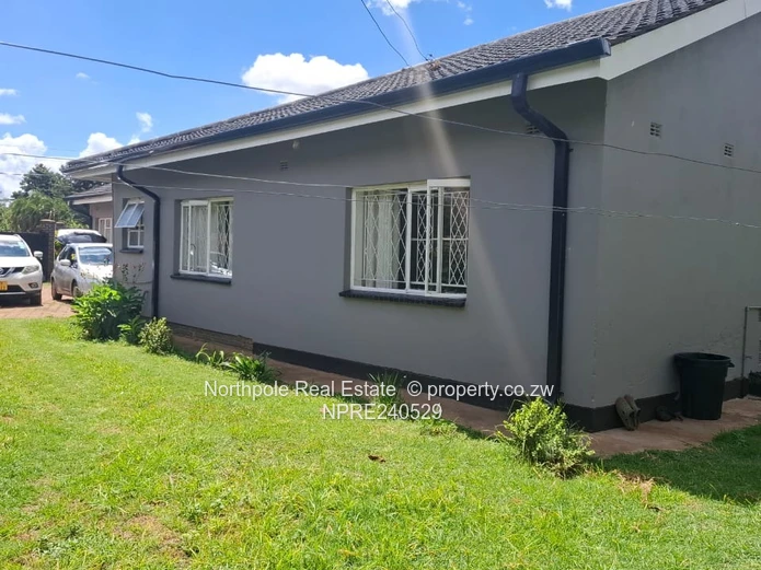 Sunridge( Perfect For Investors, With Harare Drive Frontage Close To Lomagundi Road)