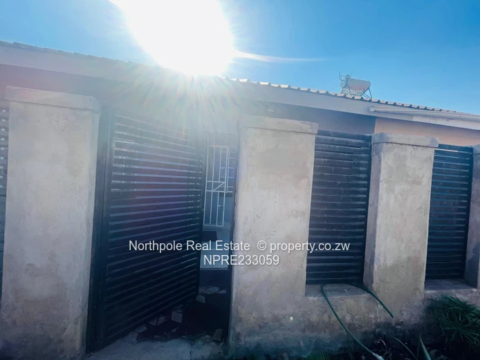 Old Bluffhill Garden Flat For Sale