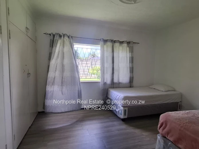 Sunridge( Perfect For Investors, With Harare Drive Frontage Close To Lomagundi Road)